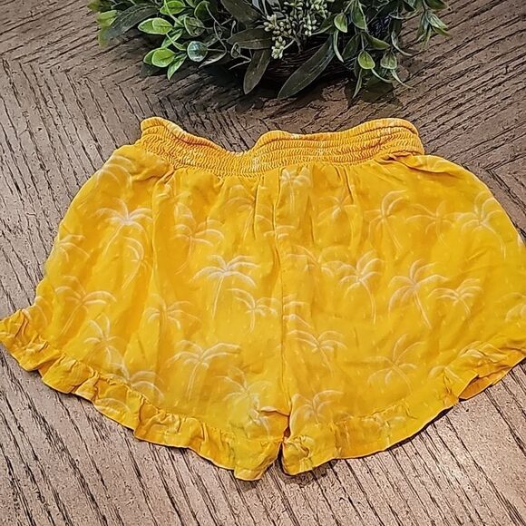 Yellow summer palm tree shorts size 8 girls - Picture 4 of 6